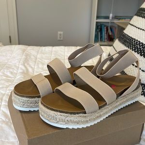 Girls, Steve Madden platform sandals